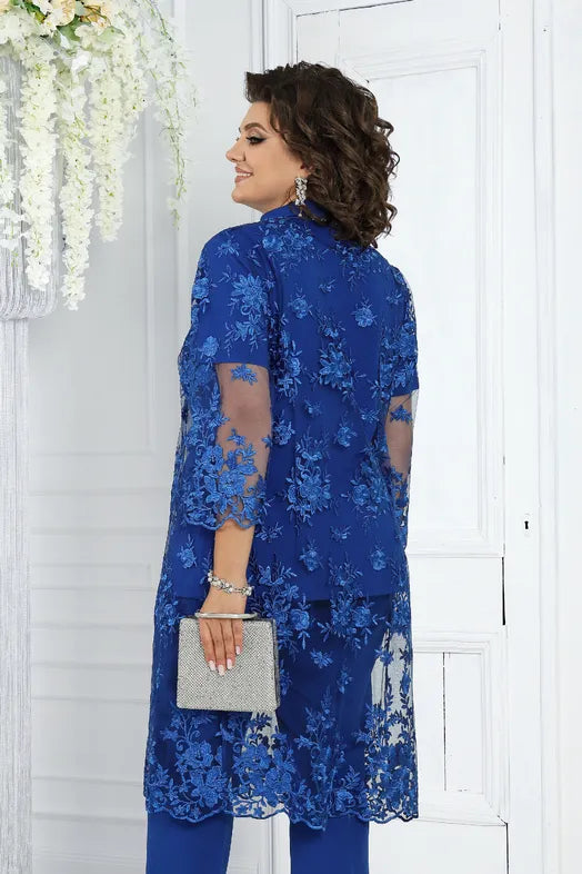 Costum albastru din trei piese elegant și luxos