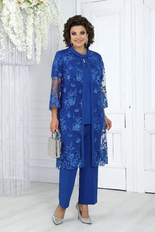 Costum albastru din trei piese elegant și luxos