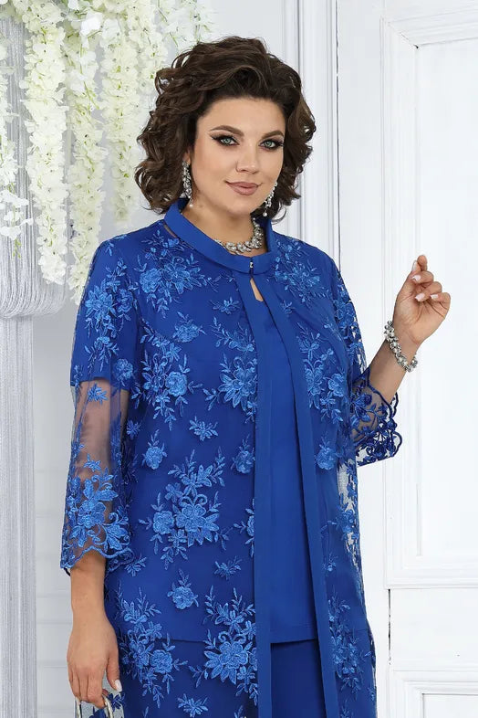 Costum albastru din trei piese elegant și luxos